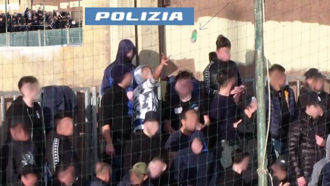 Petardi e fumogeni in campo, denunciati otto tifosi dopo i disordini di Paternò-Gela