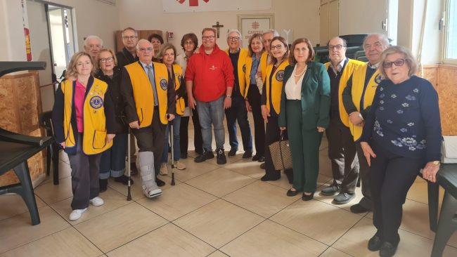 Caritas Catania, i Lions donano oltre 300 kg di beni alimentari