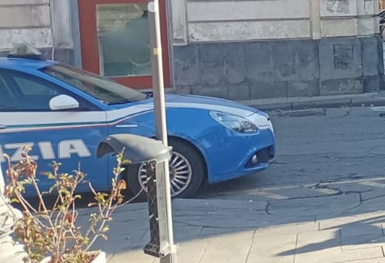 Scoperti a rubare in un negozio di elettronica in via Sant’Euplio: 2 arresti