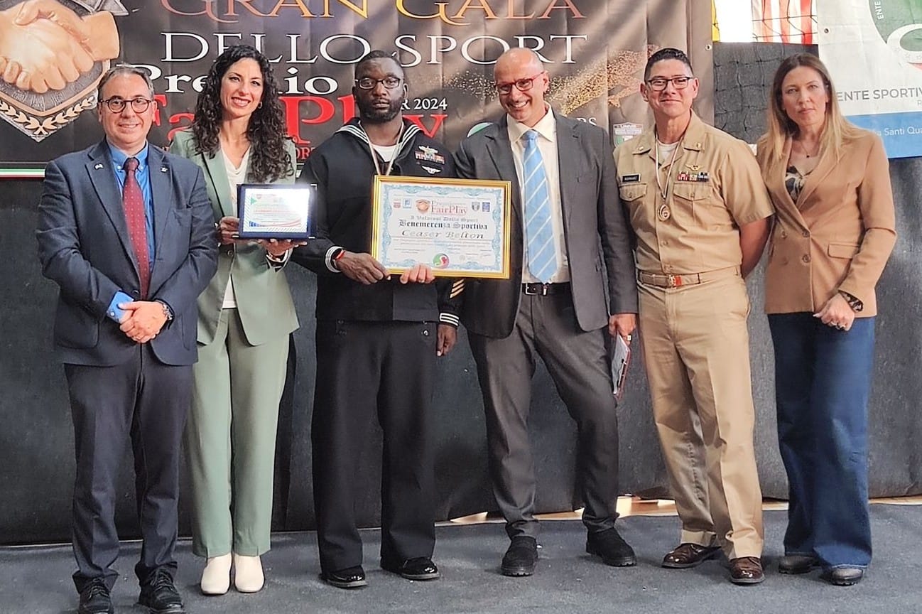 Volontariato e inclusione: militare americano della NAS Sigonella riceve a Motta il premio FairPlay