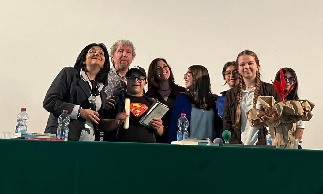 Gli studenti dell’I.C. “Giuseppe Fava” di Mascalucia incontrano l’autore Antonio Ferrara nell’ambito del Progetto culturale Demea