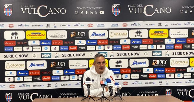 Zeoli prima di Avellino-Catania: “Scavare ancora il barile, domani deciderò la formazione”
