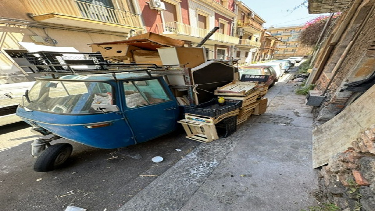 Abbandono di rifiuti a Catania, la Polizia Ambientale ha denunciato ben 11 persone