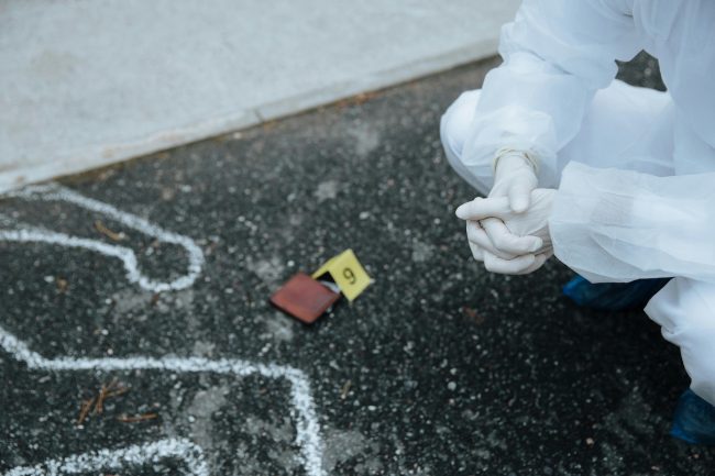 Sangue a Catania, uomo accoltellato davanti casa: fermati due fratelli gemelli