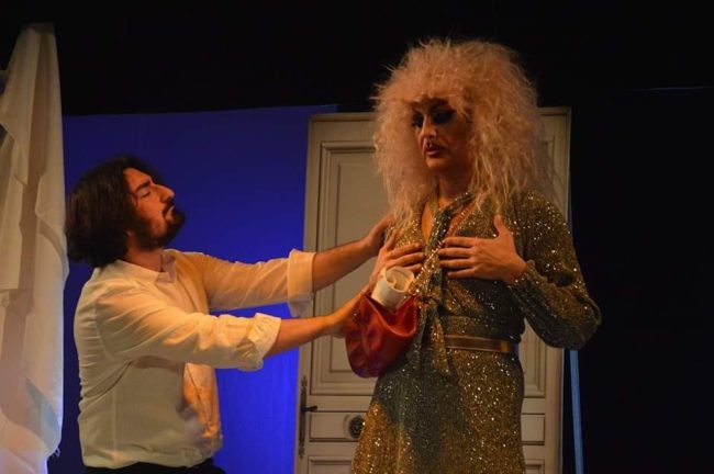 A Spazio Bis emozioni per “Alessandria” e il legame di vita, solitudine e sofferenza tra una drag queen e un giovane regista