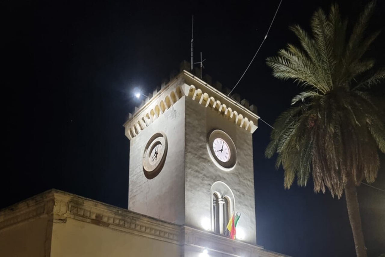 Torna in funzione lo storico orologio comunale di Castelvetrano