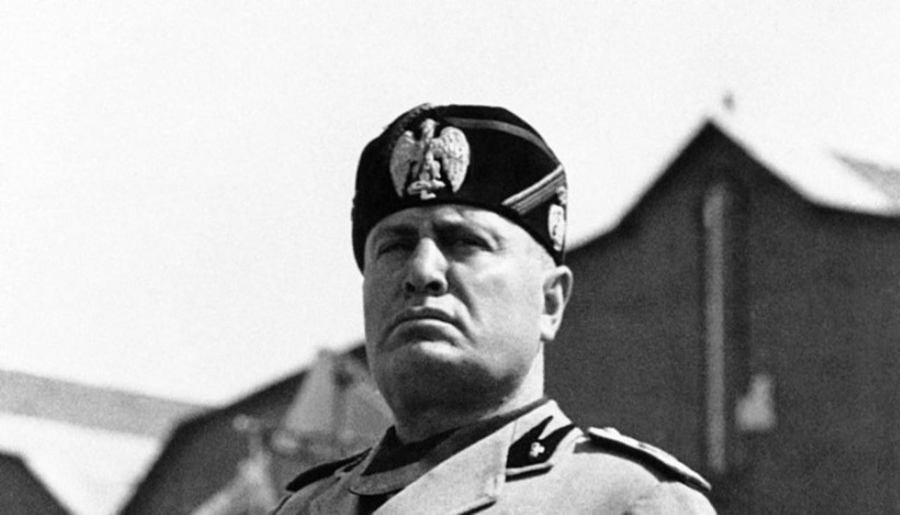 Benito Mussolini non è più cittadino onorario di Ustica, com’è cambiato il regolamento