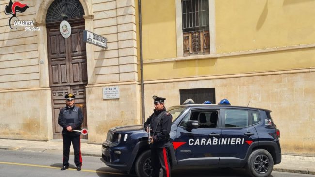 Solarino, cavallo “ruba la scena” ai ciclisti durante una gara: denunciati fantino e complici