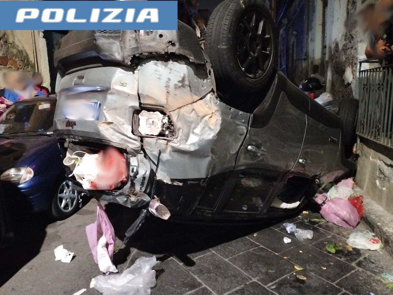 In auto con 80mila euro, fugge per le vie di Catania e provoca incidente: inseguimento e arresto