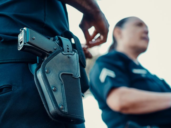 Catania: picchia fidanzata e spacca il naso a un poliziotto ma è subito rimesso in libertà