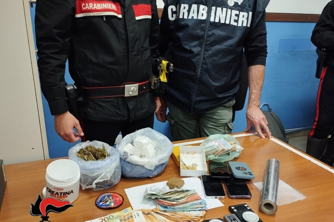 Sorpresa in un “bunker” di una palazzina popolare: 4 arresti a Trapani