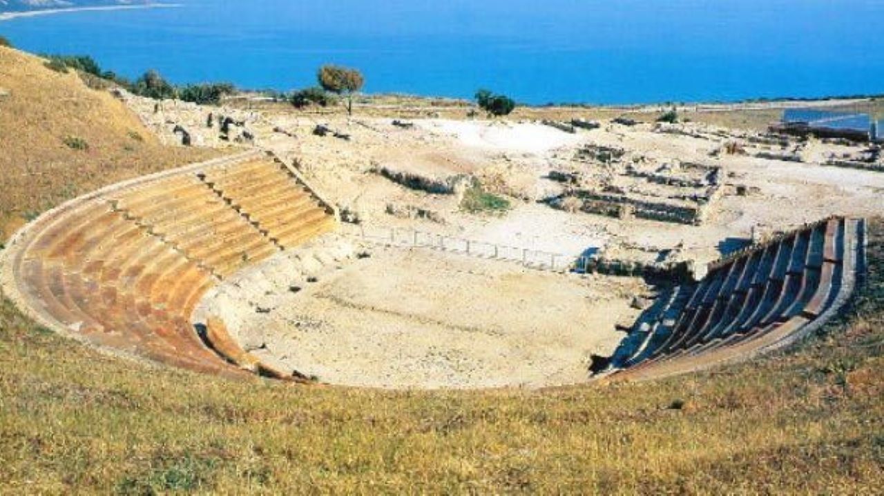 Nuova copertura per il teatro greco di Eraclea Minoa, presentato questa mattina il progetto