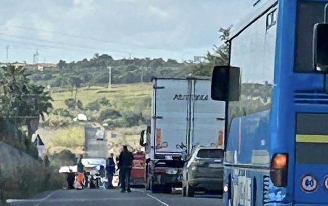 Tre feriti in un incidente sulla Noto-Pachino, grave un ragazzo trasferito al Cannizzaro