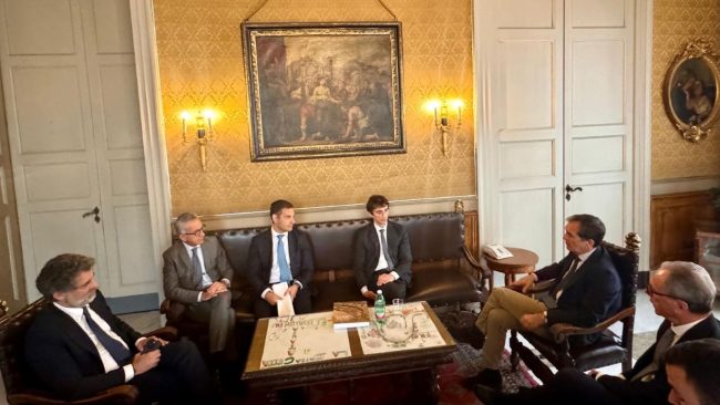 Mobilità sostenibile a Catania, il viceministro Bignami al Comune per una riunione operativa