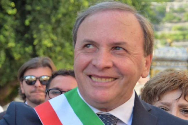Paternò, il sindaco Nino Naso resta al suo posto e chiede verità: “Inviate gli ispettori per esaminare il mio operato”