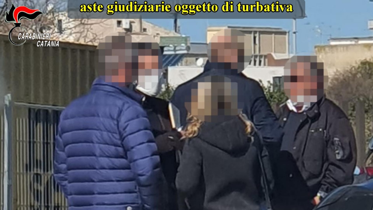 Operazione “Athena”, le mani della mafia sulle aste giudiziarie: arresti a Catania, Siracusa e Teramo – VIDEO