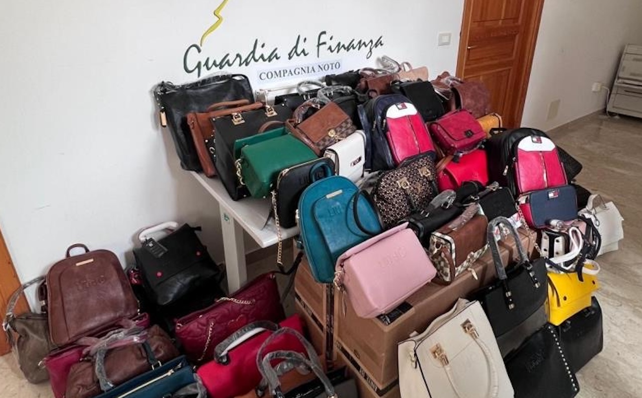 Sequestrate oltre 80 borse contraffatte a Rosolini