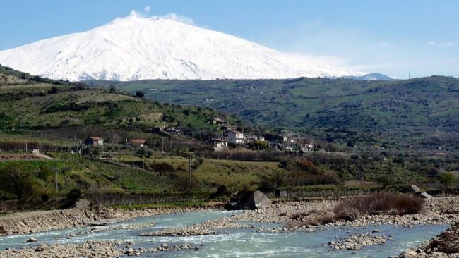 Siccità, da lunedì al via lavori di canalizzazione temporanea del Simeto