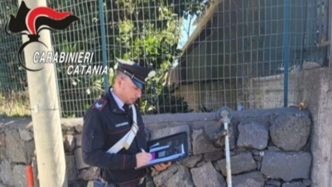 Viagrande, si intrufola nel capanno di un ristorante per rubare attrezzi: denunciato minorenne