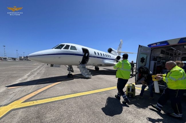 Volo sanitario urgente per trasportare un neonato da Catania a Roma