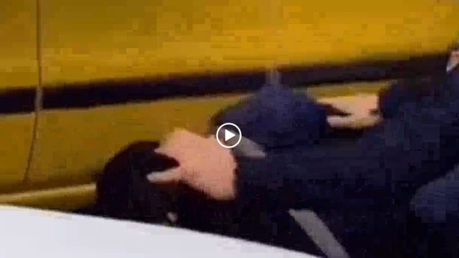 Fa apprezzamenti sulla compagna e poi lo aggredisce con un cacciavite: arrestato un 25enne a Catania – VIDEO