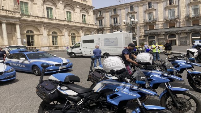 Biciclette elettriche modificate, a Catania i controlli della polizia per contrastare il fenomeno