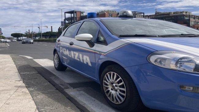 In auto con oggetti atti ad offendere: denunciato un 17enne catanese
