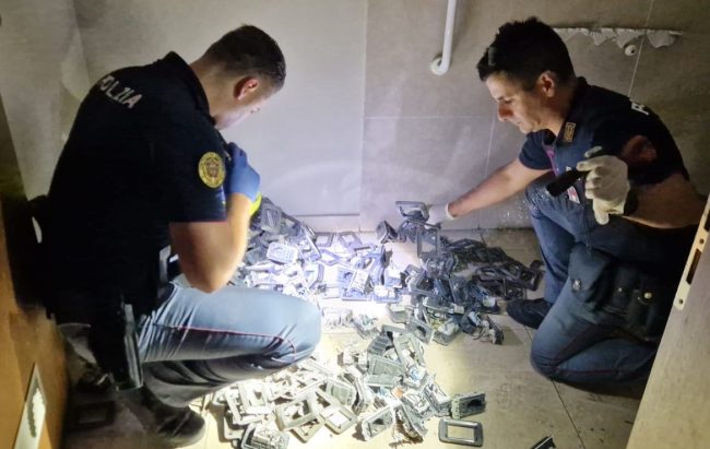 Catania, tentano colpaccio in ex ufficio comunale ma qualcosa va storto: bloccati e denunciati 2 ladri