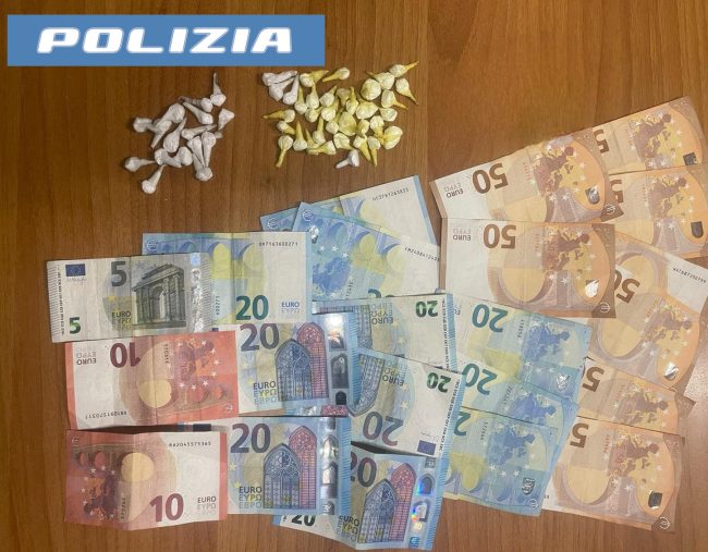 Cocaina sequestrata durante i servizi notturni di controllo: arrestato giovane pusher a Catania