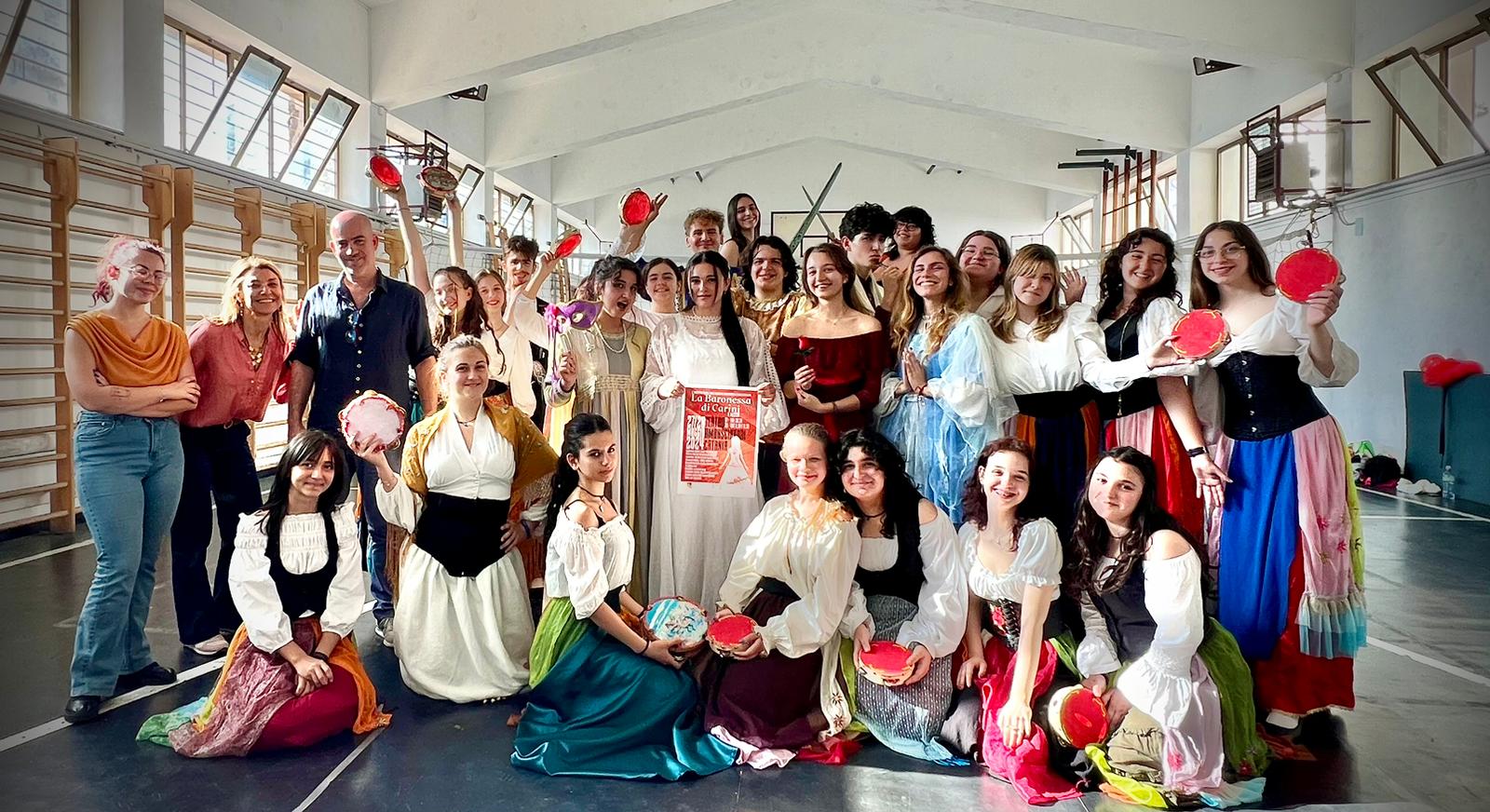 Il laboratorio teatrale “Parole&Musica” con gli studenti del Liceo Classico Statale “N. Spedalieri”: pronto al debutto con “La Baronessa di Carini, il musical”