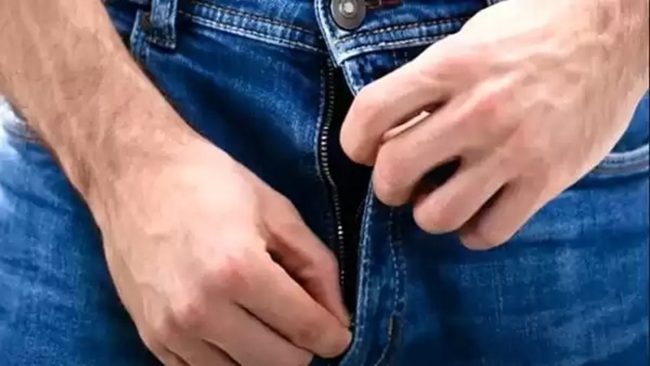 Orrore a Marsala: rincorre delle ragazze, si abbassa i pantaloni e compie atti osceni