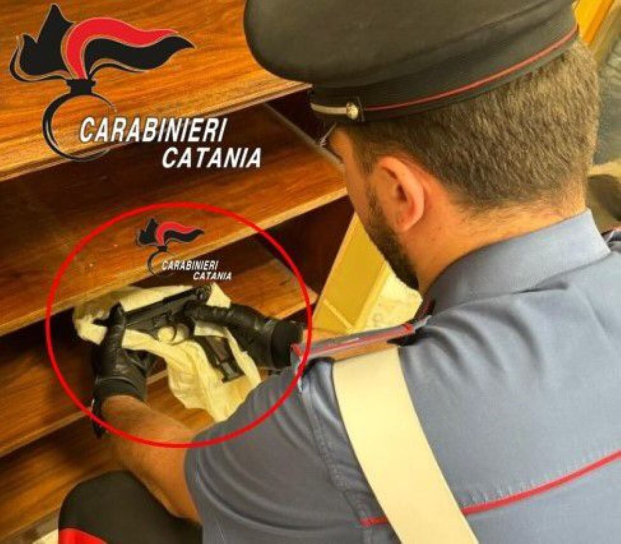 Catania, in tre senza casco urtano un’auto e poi minacciano con delle armi in conducente: arrestato 23enne