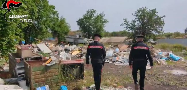 Sequestrata discarica a cielo aperto ad Aci Sant’Antonio – VIDEO