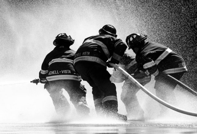 Autoarticolato in fiamme sulla Palermo-Catania