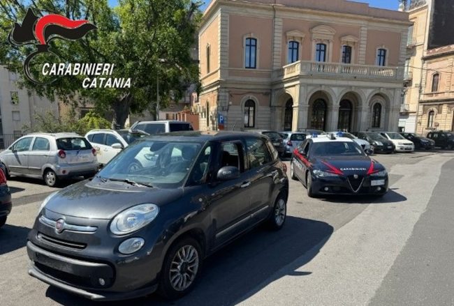 “Ama mangiari tutti”, 700 euro per una macchina rubata: arrestato catanese