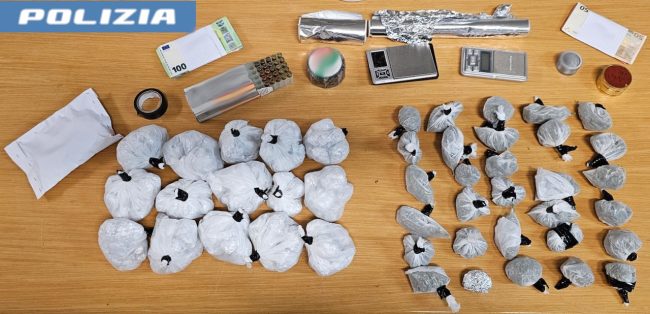 Arrestato e poi rimesso in libertà giovane di Adrano con la droga negli slip