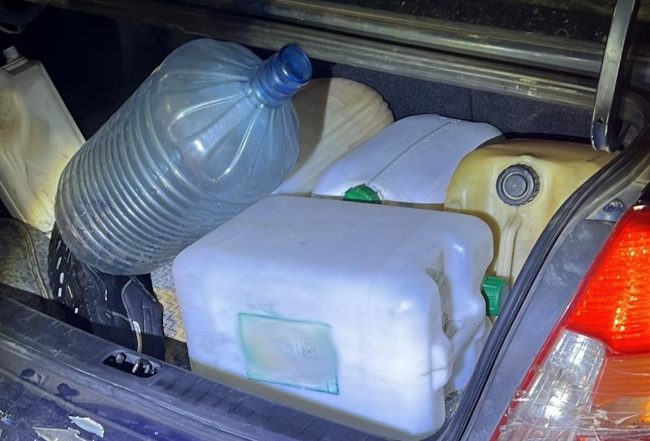 Coppia di catanesi ruba gasolio da un Tir parcheggiato