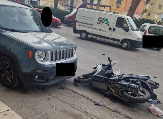 Incidente a Vittoria, ferito giovane in scooter