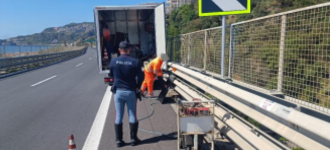 Messina, cantiere irregolare sulla A18: sospesi i lavori