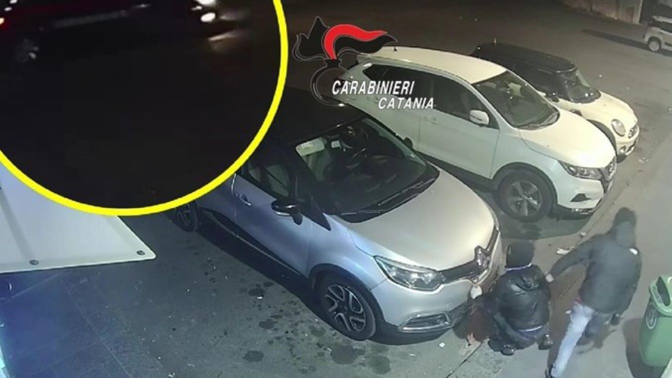 Tenta il furto in una tabaccheria di Paternò: arrestato un catanese – VIDEO