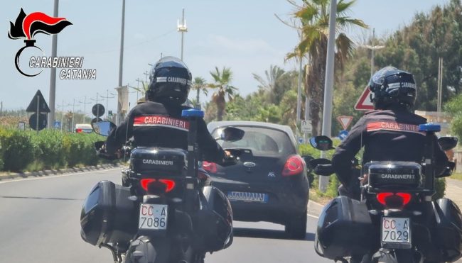 Litiga col fidanzatino e aggredisce i carabinieri: denunciata una minorenne a Catania