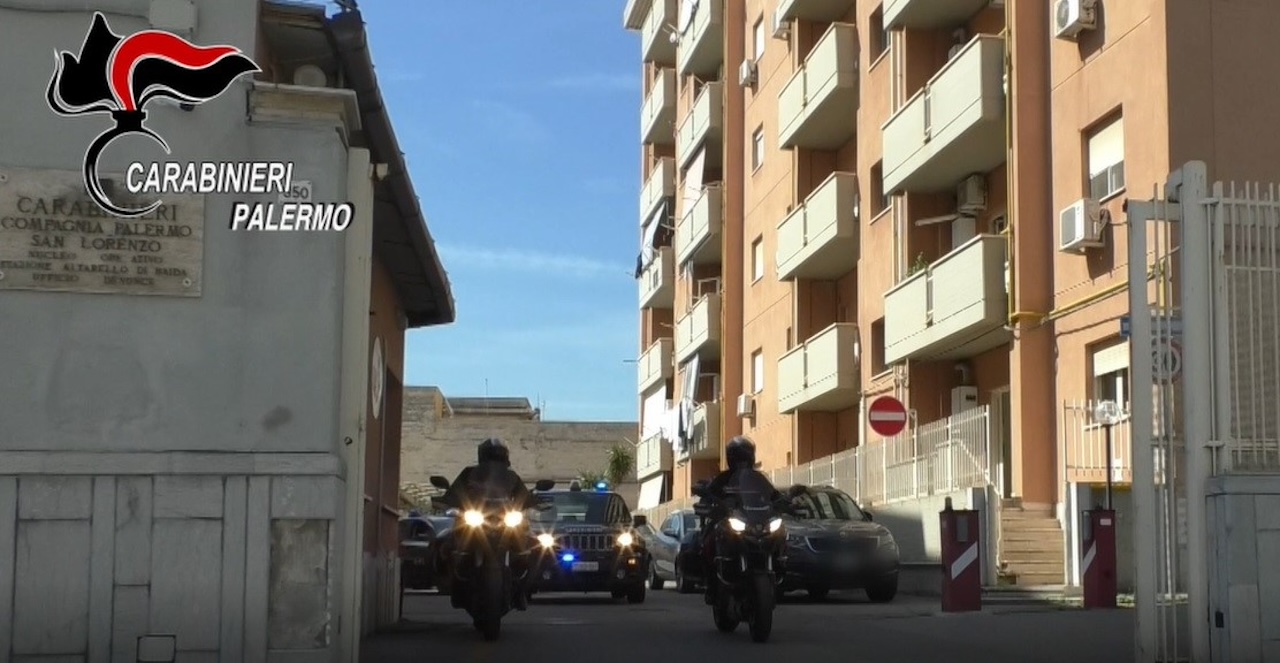 Armi, rifiuti, droga ed estorsioni: 27 arresti a Palermo, giro d’affari per milioni di euro al mese – VIDEO