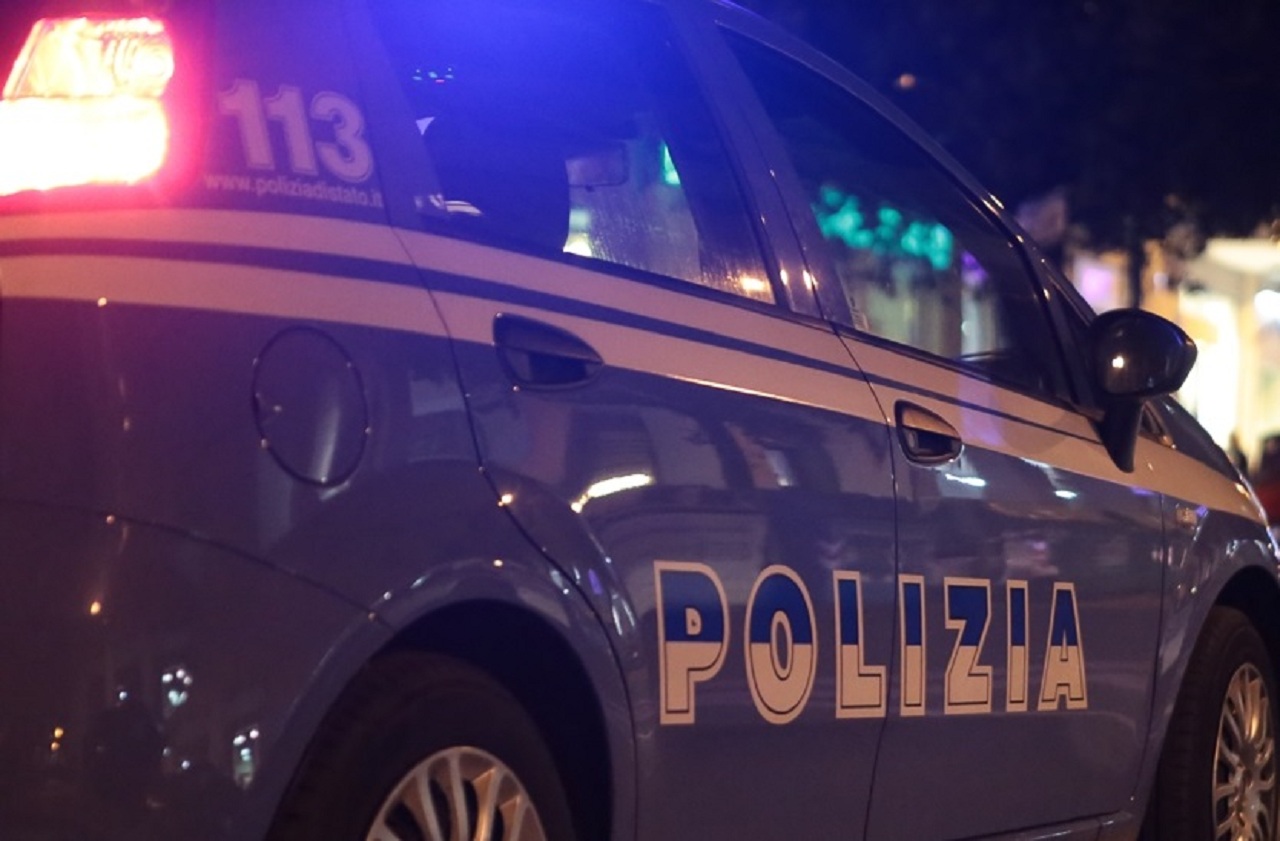 Gira di notte con un monopattino nonostante i domiciliari: 30enne arrestato a Trapani per evasione