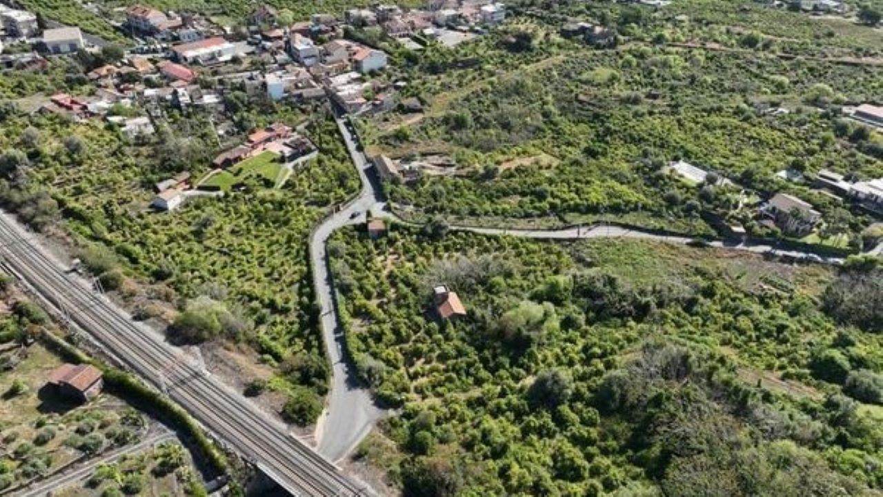 Prevenzione incendi ad Acireale, quaranta diffide per la mancata pulizia dei terreni