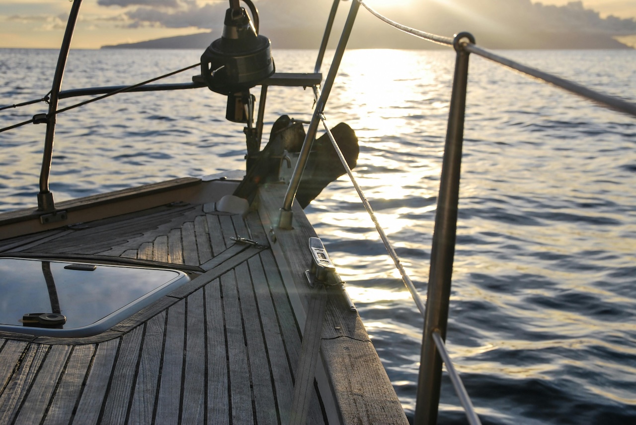 Imbarcazione a vela incagliata alla Colombaia, salvate due spagnole a Trapani