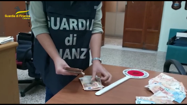 Prestiti con tassi dal 157 al 210%: denunciate due persone per usura e autoriciclaggio a Catania
