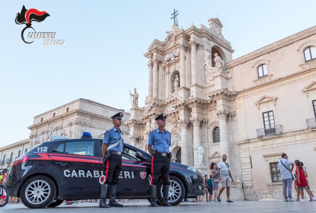 Arrestato pregiudicato sorpreso a rubare materiale ferroso da un capannone industriale di Siracusa