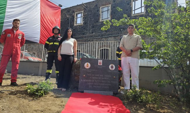 Catania, nasce Piazza Caduti dei Vigili del Fuoco: la cerimonia di inaugurazione