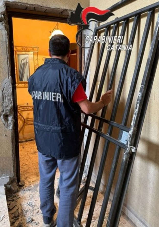 Catania, spacciavano in un appartamento: in manette 2 pusher