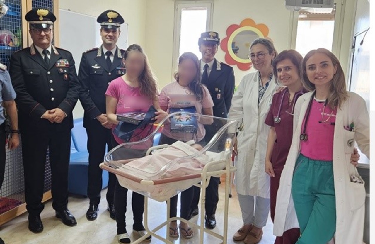 I carabinieri fanno visita ai bambini del reparto di Pediatria dell’ospedale “Fogliani” di Milazzo